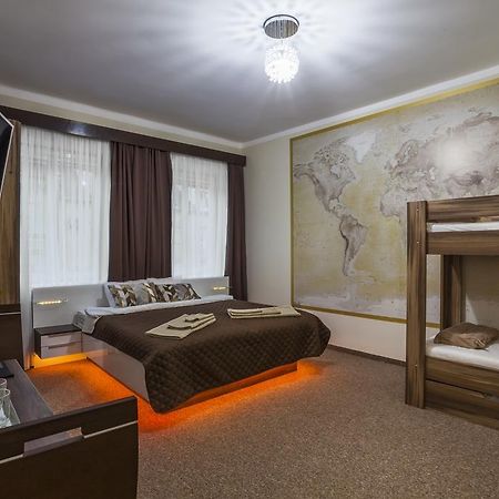 Luxury Air-Conditioned Rooms In Old Town Братислава Экстерьер фото