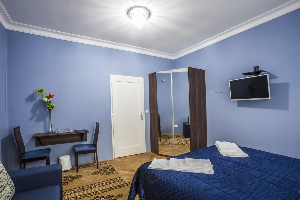 Luxury Air-Conditioned Rooms In Old Town Братислава Экстерьер фото